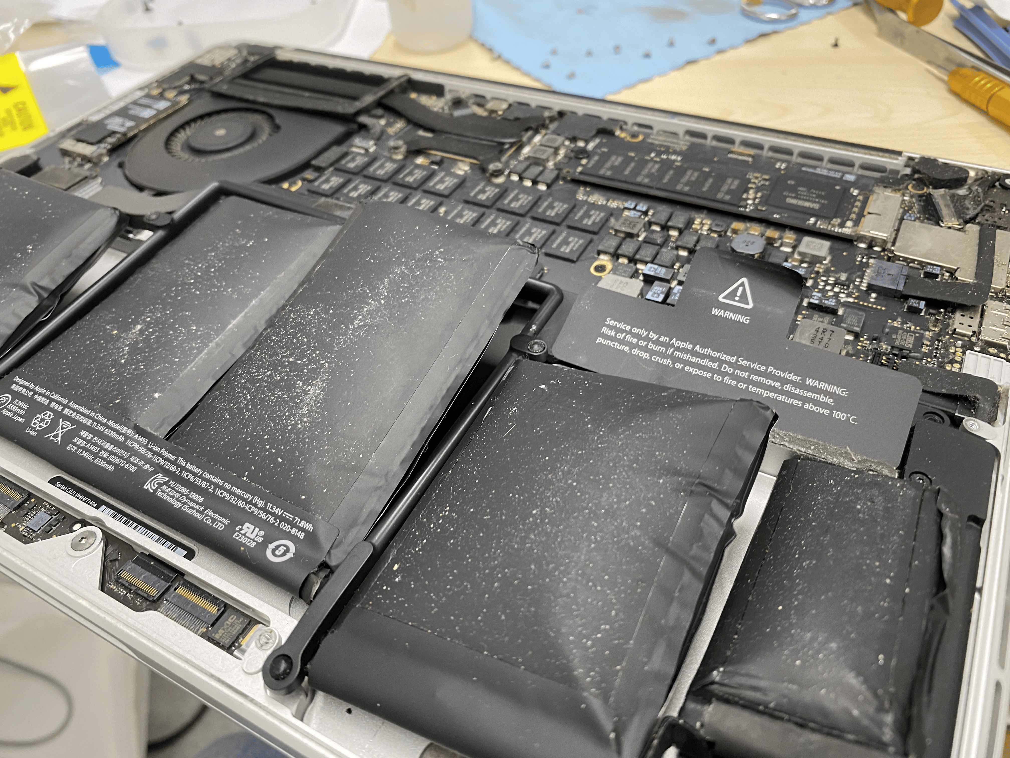 macbook bloated battery